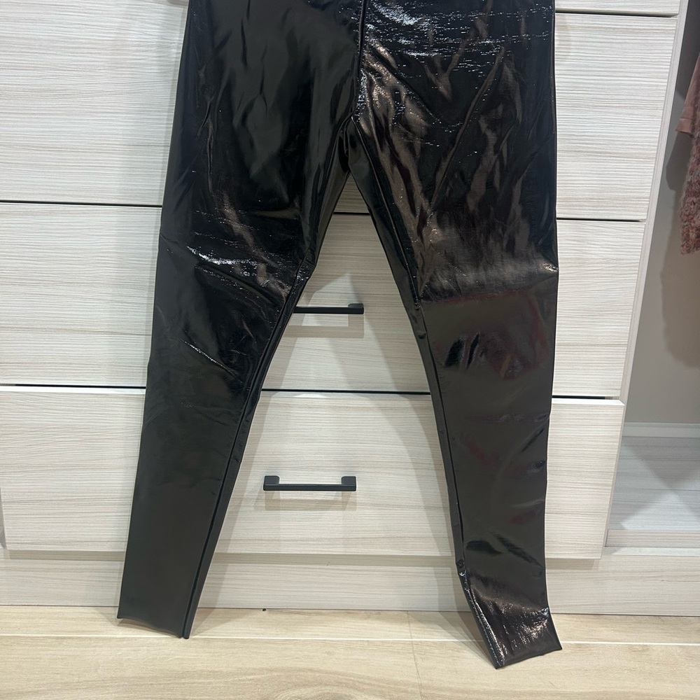 Shiny Black Leggings